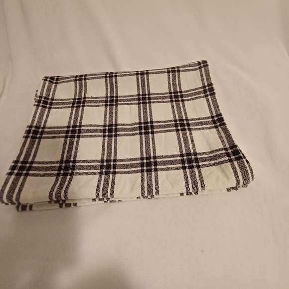 Table runner - Picture 2 of 3